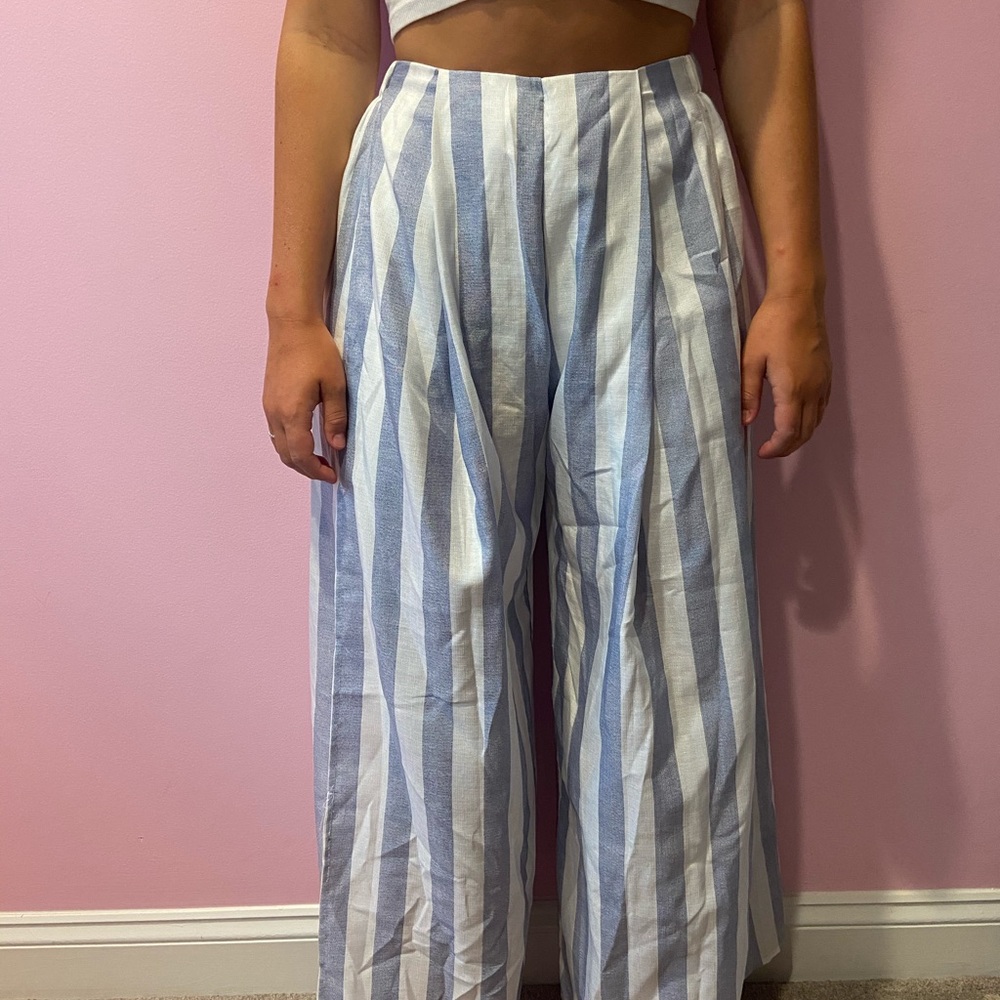 revolve flowy blue and white summer pants